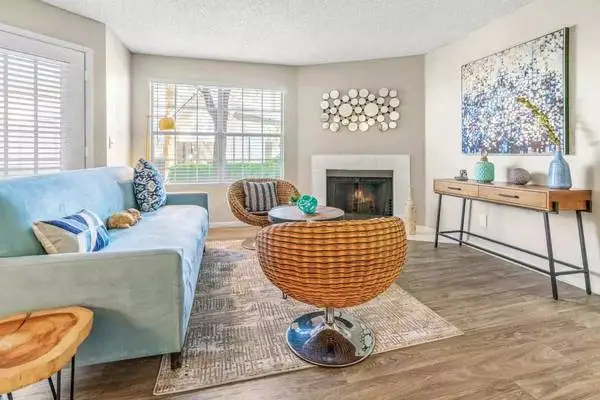 A deal this good doesnt come around every day. 2 Bed, 2 Bath!