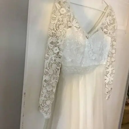 Womens Wedding Dress in Excellent Condition