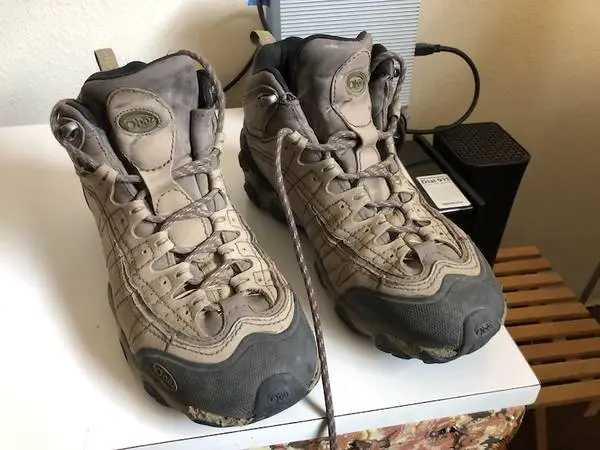Mens hiking boots by Oboz size 9.5