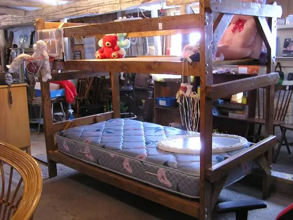 SOLID WOOD BUNK BEDS