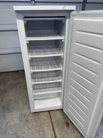 New Upright 7cft manual defrost steady temp Freezer