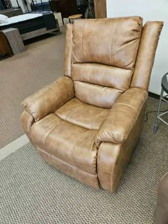 Power LIFT Recliner-FREE DELIVERY