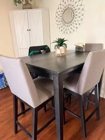 Dinning table for 4 people