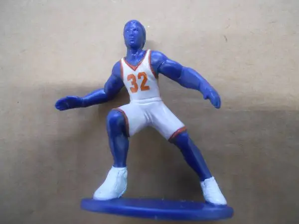 COLLECTIBLE FIGURES