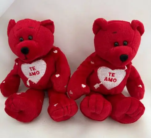 (2) Red Bears With Spanish. TE AMO - I LOVE YOU