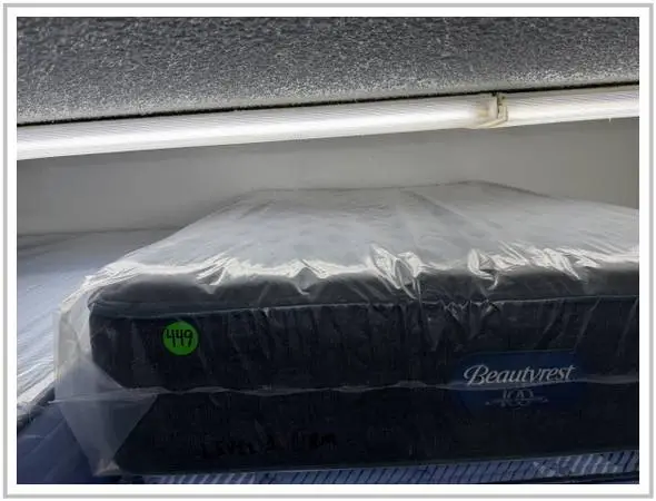 FULL SIZE SIMMONS BEAUTYREST LEVEL 1 (FIRM) MATTRESS & BOX BED