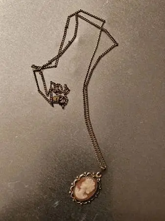12k 1/20 gold filled chain and pendant