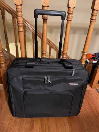 BRIGGS and RILEY ROLLING BRIEFCASE / Suitcase / bag