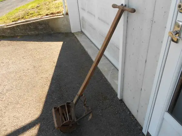 VINTAGE GARDEN PUSH  CULTIVATOR