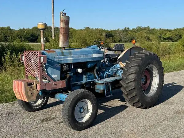 5600 Ford Tractor
