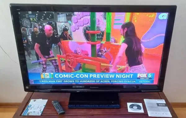 PANASONIC PLASMA TV HOME THEATRE 50 INCH, SOUNDBAR, ROKU, ANTENNA, obo