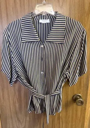 Casual Corner Women & Co. 2X Blouse With Tie String Waist