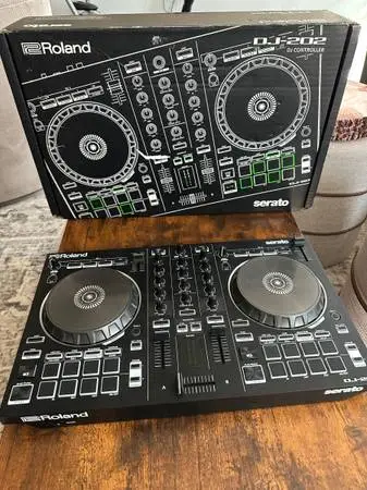 Roland Dj-202