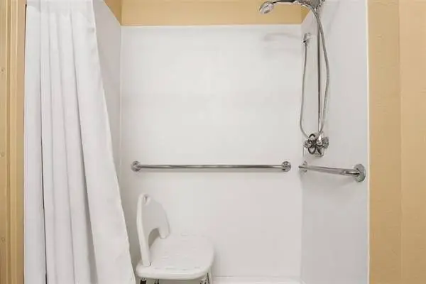 NOT A TYPO!ONLY $306/WEEKLY.FULLY FURNISHED.FREE UTILITIES&FREE WI-FI!