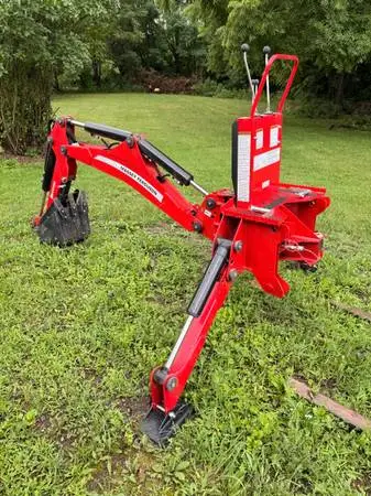 Massey Ferguson BH2720 Backhoe