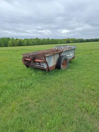 Manure spreader