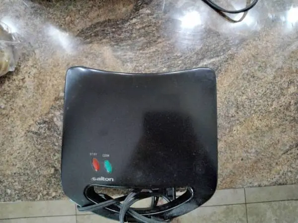 WAFFLE MAKER
