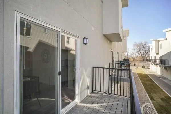 Ample Storage and Pantry, Washer/Dryer, Open Concept Living Area