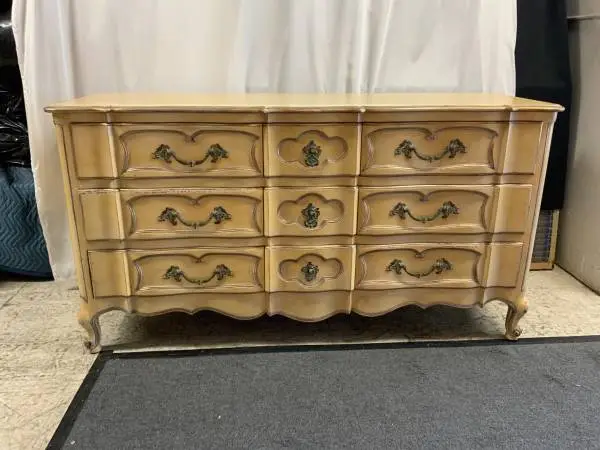 French triple drawer dresser