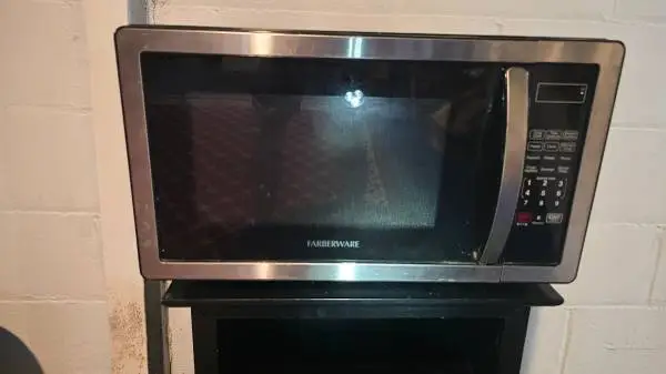 Microwave with Table
