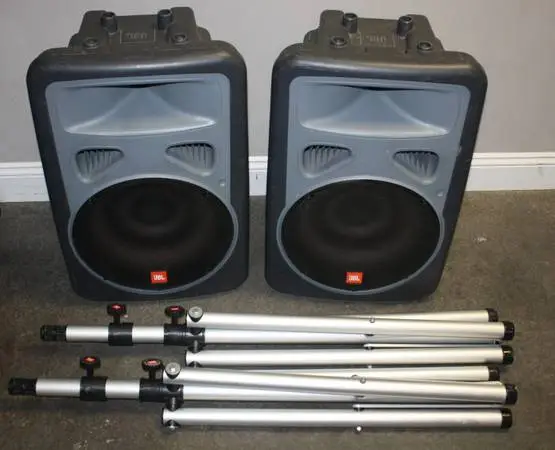 JBL EON15-P1 Powered Speaker System with Pro Stands - Tested Serviced