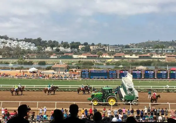7SEAT PRIVATE BOX DEL MAR RACE TRACK FOR SUN AUG 15TH GREAT LOC BEST $