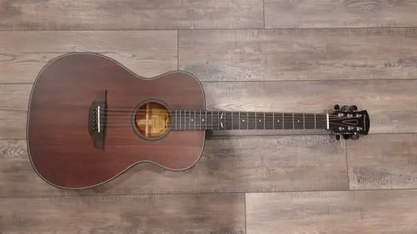 Orangewood Oliver Acoustic Guitar