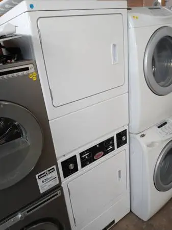 ★Unimac unitized dryer tower (needs two 220v outlets)