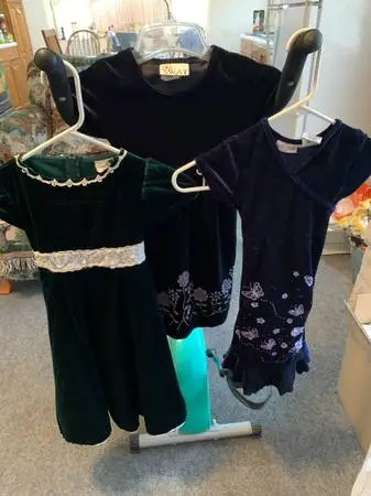 Girls DRESSES  - $4.00 each  LIKE NEW sizes:  girls sz: 5T -16