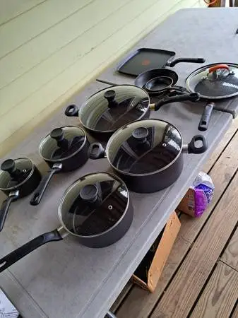 Pots and pans T- Fal