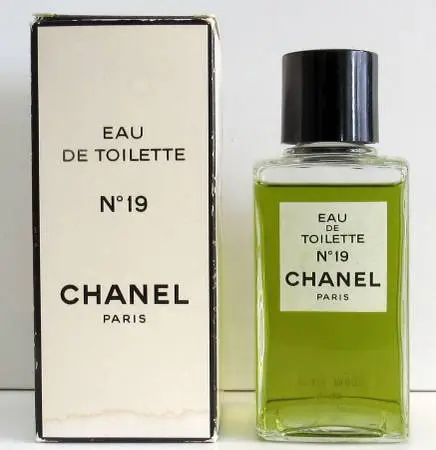 Rare CHANEL Eau De Toilette No. 19 Perfume 200 ml 70s Perfume in Box