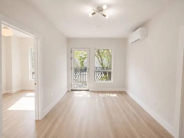 🔥🔑Stylish 2BR Apartment w/Balcony & In-Unit Laundry🔥🔑