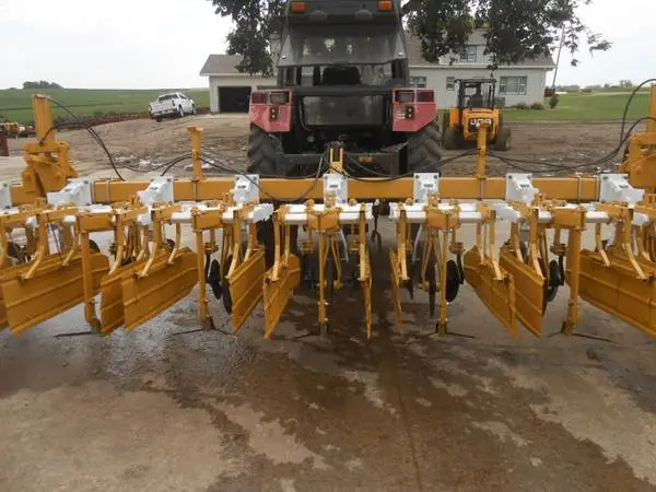 Buffalo 4630 12R30 cultivator