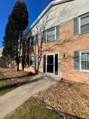 Spacious 1BR on East Side!