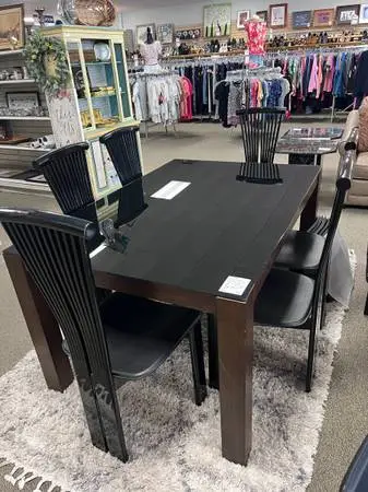 Contemporary Dining Set with 6 chairs (#1028)