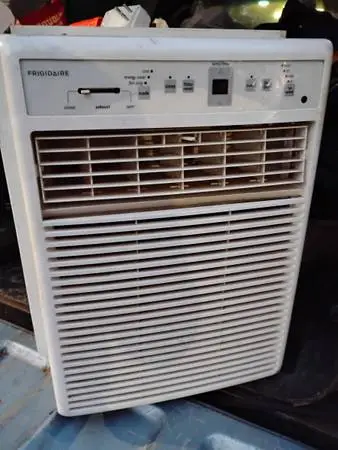 Frigidaire 12000 BTU window unit