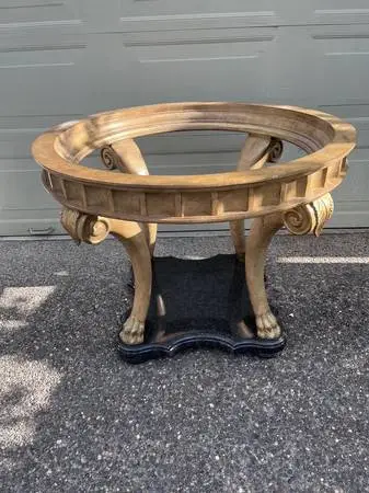 Round Table