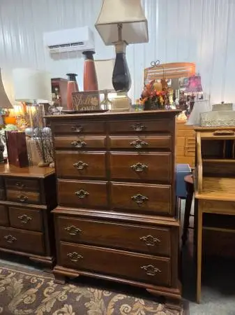 Cherry Wood Chest of Drawers