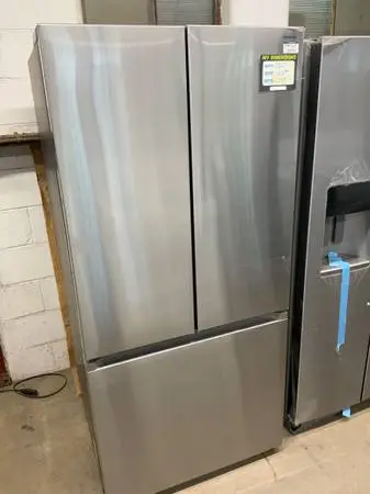 **SAMSUNG STAINLESS 32” FRENCH DOOR FRIDGE**ON SALE NOW**