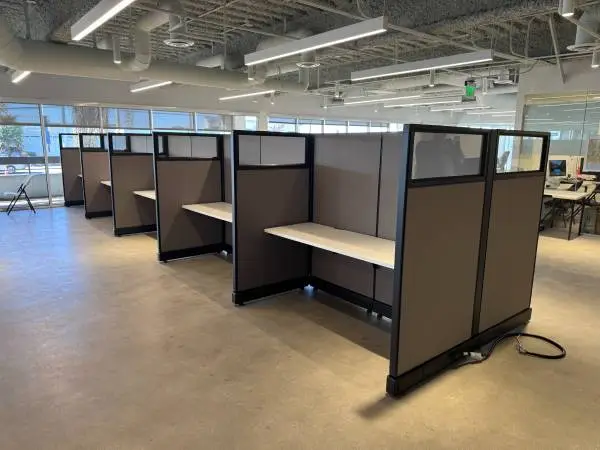 Cubicles 6x6, 6x5, 5x5 or in different configurations