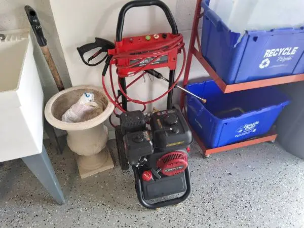 High-pressure water cleaning machine