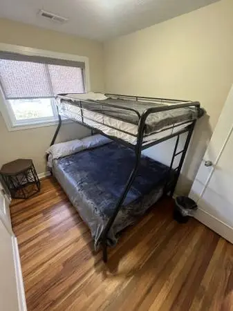 Bunk Bed - One full mattress + One twin mattress