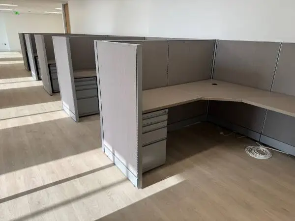 Cubicles 6x6, 6x5, 5x5 or in different configurations