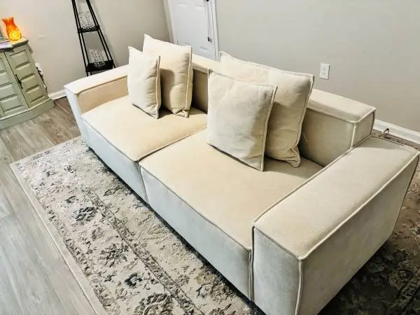 LIKE NEW! MODERN BIEGE PLATFORM SOFA