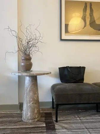Solid Marble Pedestal End Table (beige)