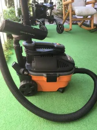 Rigid wet dry shop vac like new