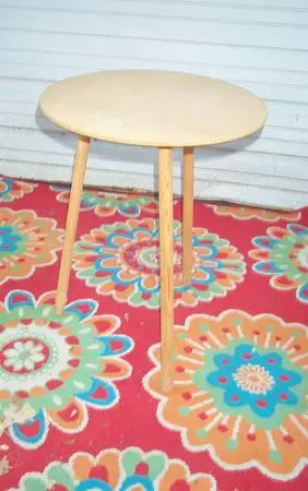 TABLE Round Wood Tall Screw Legs Display Cake Wedding Party Portable