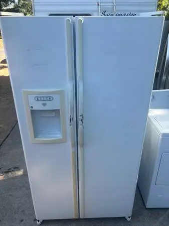 Garage Refrigerator works perfect will Go