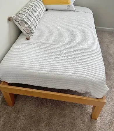 ****Twin Size Bed with Mattress ****