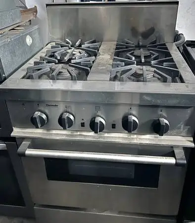 Thermador Professional 4 Burner Gas Range Convection Oven 30 Inch